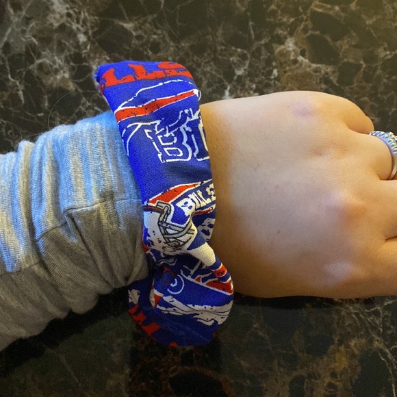 🎉 3 for $15: Handmade: Buffalo Bills Hair Scrunchie - Picture 2 of 3